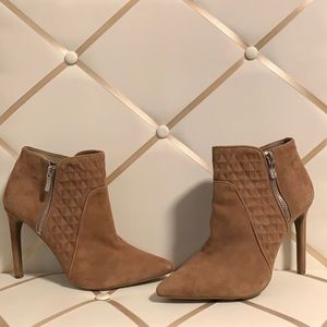 BG-Chameleon Suede Bootie
